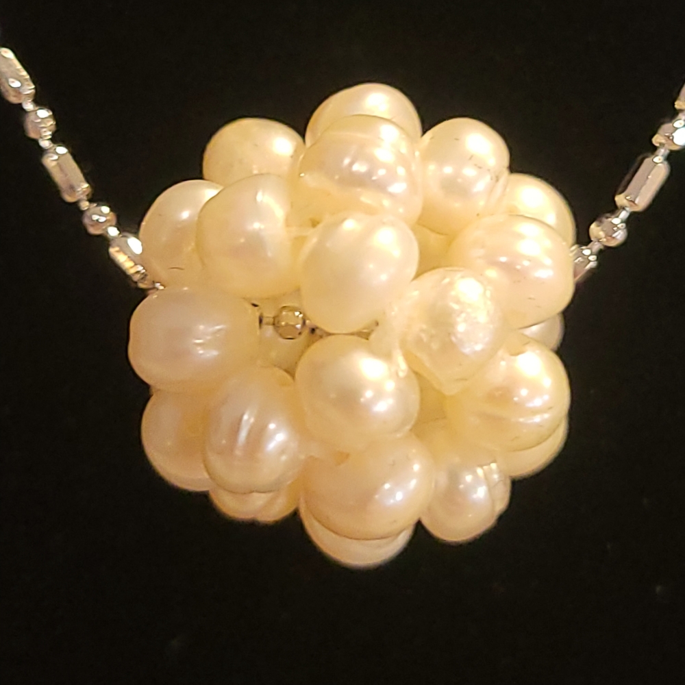 Fresh Water Pearl White Floral Pendant - Picture 2 of 6